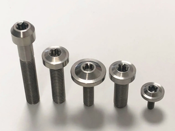 钛螺丝